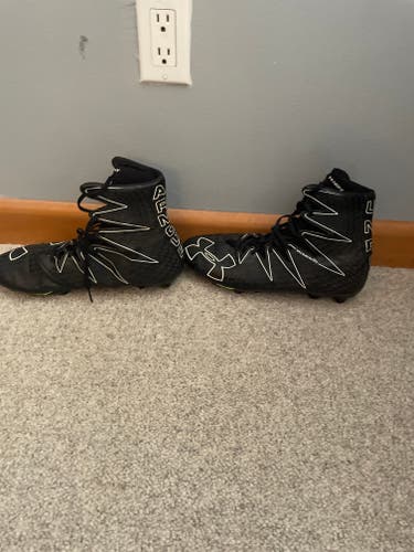 Black Men's Size M 11.0 (W 12.0) Adult Under Armour High Top Trainers (Used)