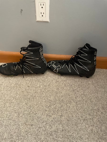 Black Men's Size M 11.0 (W 12.0) Adult Under Armour High Top Trainers (Used)