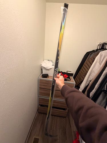 Senior Bauer Vapor FlyLite Right Handed Hockey Stick P92 77 Flex Pro Stock (New)