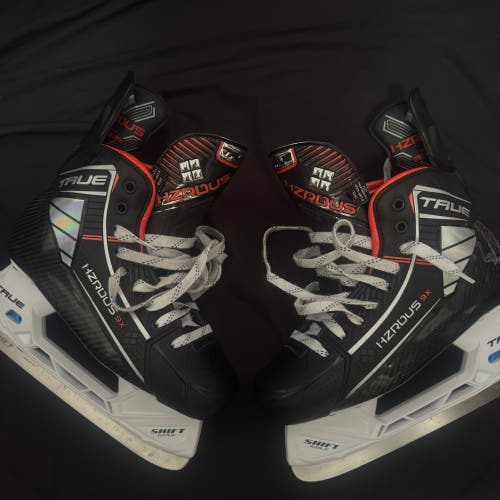 2023 True HZRDUS 9X Hockey Skates Regular Width 7 (Used)