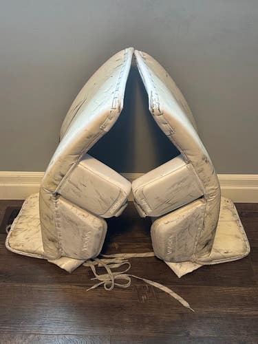 33" Bauer Hyperlite 2 Regular Goalie Full Set (Used)
