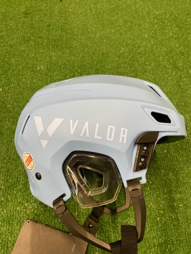 Valor Axiom Hockey Helmet | Small 51-55CM