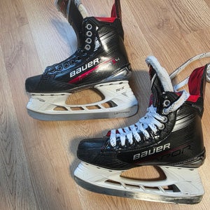 Bauer Vapor X4 Hockey Skates 6, fit 2 (Used)
