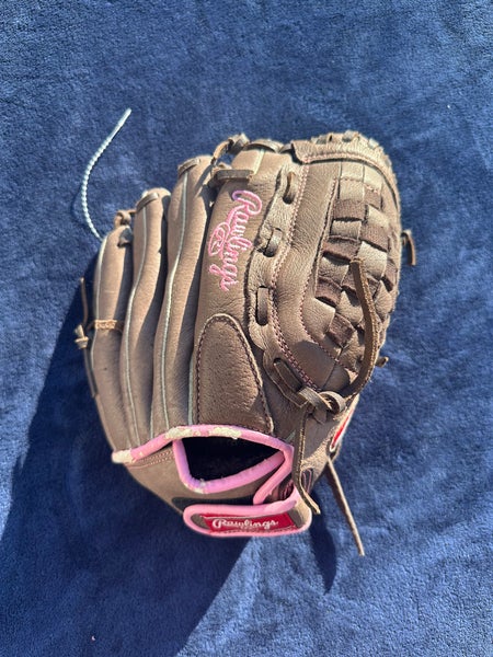 Brown Rawlings FP105 Right Hand Throw Pitcher's Softball Glove 10.5" (Used)