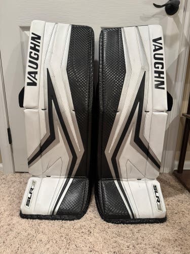 34" Vaughn SLR3 Pro Carbon Goalie Leg Pads (Used)