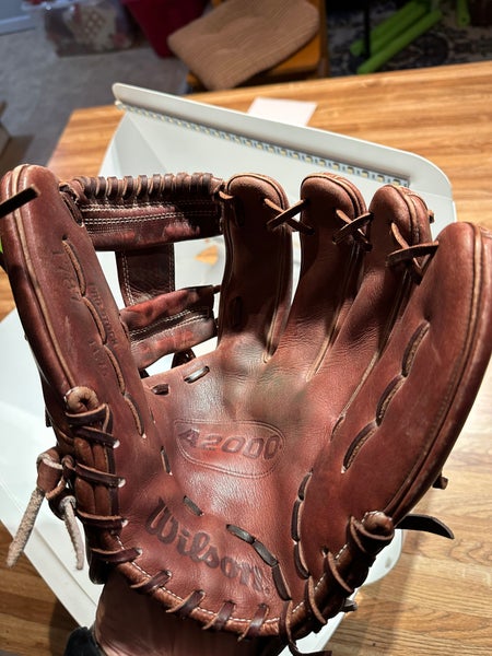 Wilson A2000 RH Infield Baseball Glove 11.75" (Used)