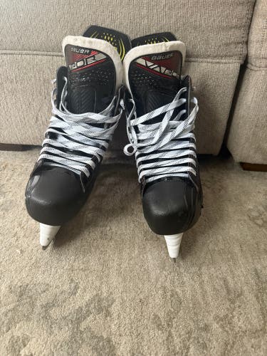 Bauer Vapor XLTX Pro+ Hockey Skates Regular Width 8.5 (New)