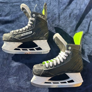 Intermediate Bauer XLS Hockey Skates | Size 4 (Used)