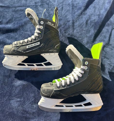Intermediate Bauer XLS Hockey Skates | Size 4 (Used)