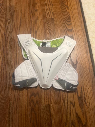 Medium Adult Maverik M5 Speed Pad Shoulder Pads (Used)