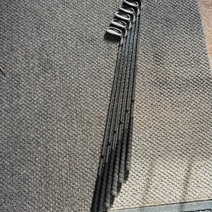 Men's 1997 Cobra King Cobra 2 Oversize Right Handed Iron Set Regular Flex 6 Pieces Steel Shaft (Used