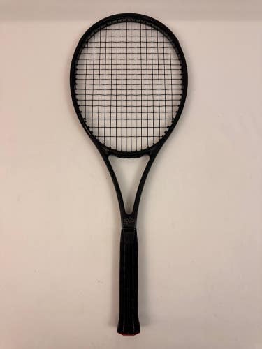 Wilson Pro Staff RF97 V11, 4 1/2 Good Condition