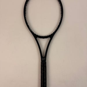 Wilson Pro Staff RF97 V11, 4 3/8 Excellent 9/10