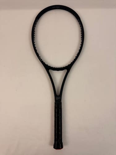 Wilson Pro Staff RF97 V11, 4 3/8 Excellent 9/10