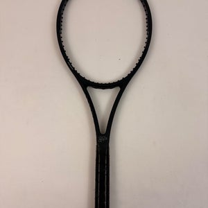 Wilson Pro Staff RF97 V11, 4 3/8 Excellent 9/10