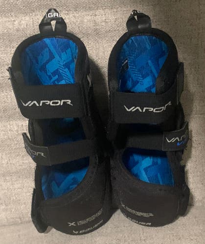 Junior Medium Bauer Vapor Volt Elbow Pads (Used)