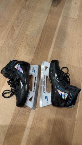 (COMES WITH BOX AND EVERYTHING IN IT!!) 2021 True TF9 Hockey Goalie Skates Regular Width 8.5 (Used)