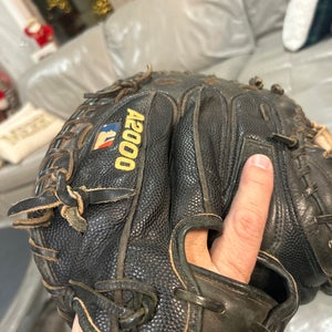 Wilson A2000 RH Catcher's Baseball Glove (Used)