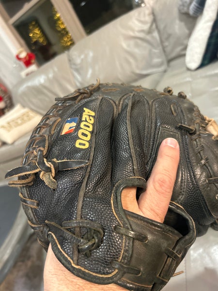 Wilson A2000 RH Catcher's Baseball Glove (Used)