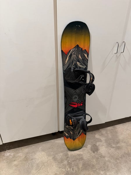 Jones Frontier Snowboard With Bindings 135 cm (Used)