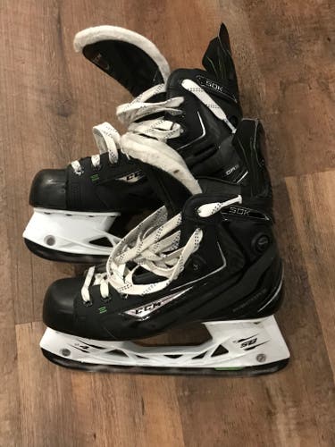 CCM Ribcor 50K Hockey Skates Regular Width Size 5.5 (Used)
