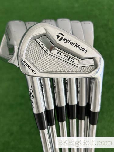 Taylormade P750 Forged Iron Set 4-P / Dynamic Gold 120 Stiff