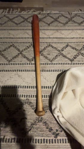 2020 Louisville Slugger Legacy Series Y243 Maple Fungo Bat 30 oz 30" (Used)