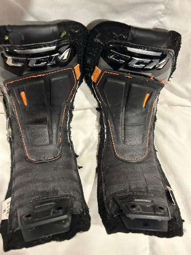 CCM XS Tongues Extra size Medium 6.0-7.5 -Used