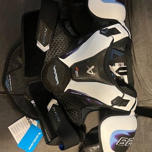 Men's Large Senior Bauer Vapor Flylite Shoulder Pads (Used)