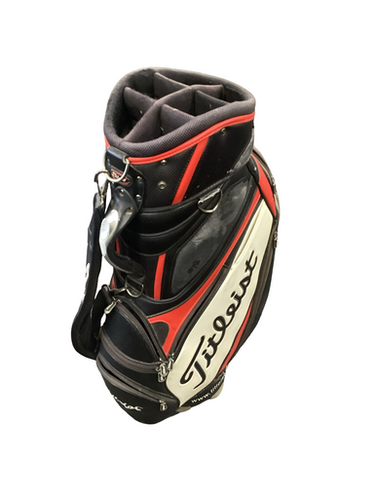 Nike Used Size 5.5 (Women's 6.5) Red Indoor Cleats