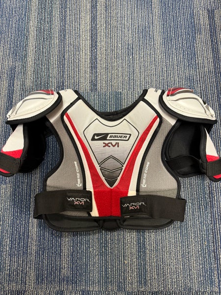 Like New. Bauer Vapor XVI Shoulder Pads (Used)