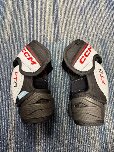 Brand new. CCM JetSpeed FT8 Elbow Pads (Used)