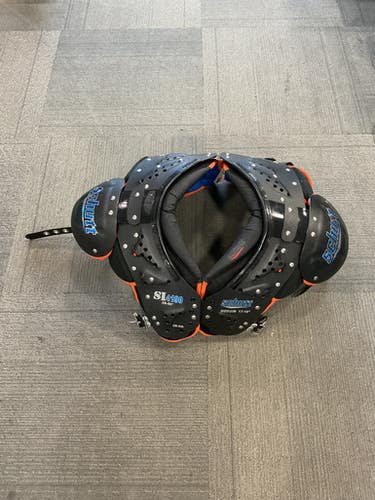 Used Schutt SI4100 FB Shoulder Pads Black MD 11614-S000226874