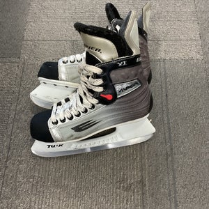 Used Bauer VAPOR VI Junior Hockey Skate Junior 05.5 11614-S000226867