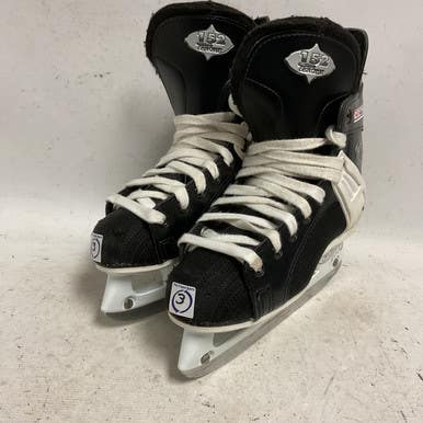 Used CCM TACKS 152 Junior Hockey Skate Junior 03 11855-S000196109