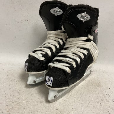 Used CCM TACKS 152 Junior Hockey Skate Junior 03 11855-S000196109