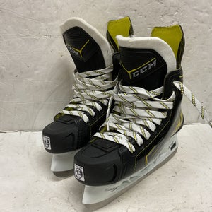 Used CCM SUPER TACKS 9370 Intermediate Hockey Skate Black Intermediate 4.5 11855-S000196056
