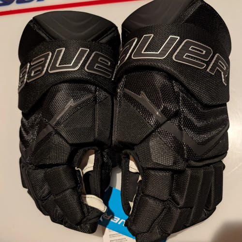 Bauer Vapor Flylite Gloves 14" (New) Free Shipping