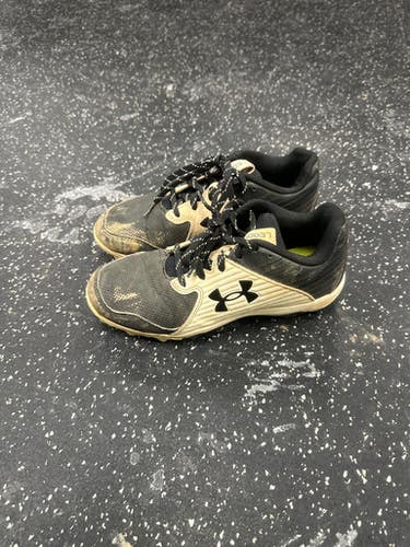 Used Under Armour LEADOFF BB/SB Cleats Black Junior 04.5 11849-S000034398