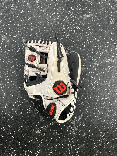 Used Wilson A04RB22115 BB/SB Glove RH Throw White 11 1/2" 11849-S000034388
