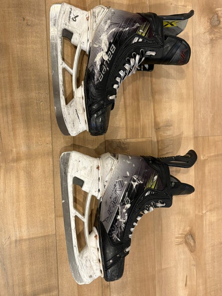 2023 Bauer Vapor Hyperlite 2 Hockey Skates 7 (Used)