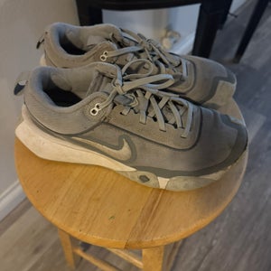 Gray Men's Size M 7.0 (W 8.0) Youth Nike Air Diamond Turf Shoes (Used)