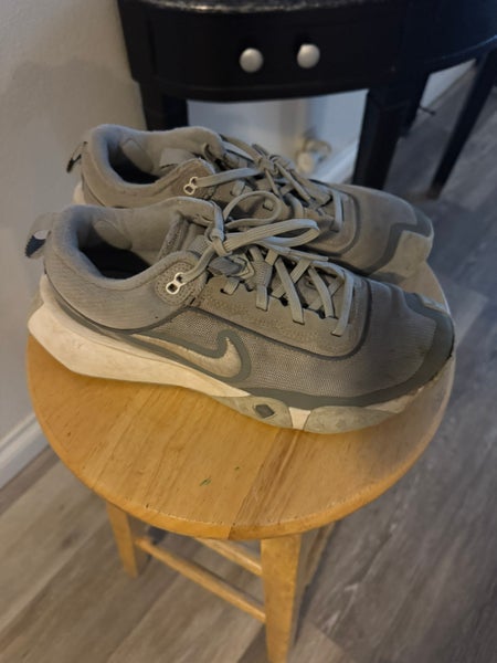 Gray Men's Size M 7.0 (W 8.0) Youth Nike Air Diamond Turf Shoes (Used)