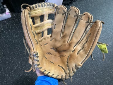 Mizuno (Used) Right Hand Throw 12.75" Baseball Glove
