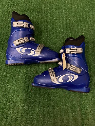 Mondo 26 & 26.5 Men's Salomon Performa T3 Ski Boots (Used)