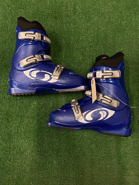 Mondo 26 & 26.5 Men's Salomon Performa T3 Ski Boots (Used)