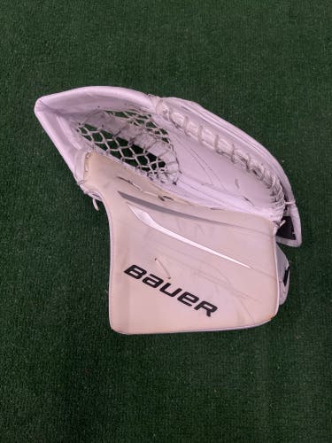 White Senior Bauer Vapor Hyperlite 2 Goalie Glove Regular Pro Stock (Used)