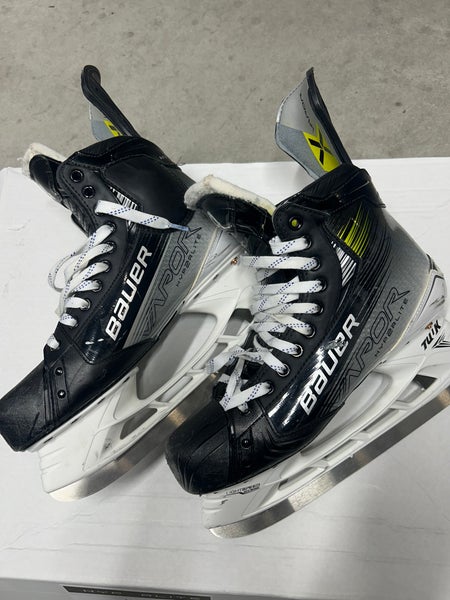 NHL Bauer Vapor Hyperlite 2 Hockey Skates Pro Stock 11.5 296mm (Used)