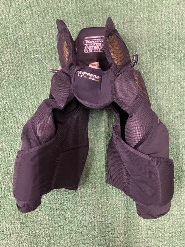 Junior Medium Bauer TotalOne NXG Girdle (Used)