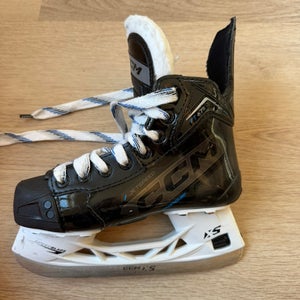 2023 CCM JetSpeed FT675 Hockey Skates Size 1 (Used)